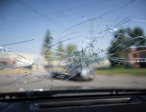 Szélvédőcsere és szélvédőjavítás: biztonságos és gyors megoldások egy helyen
